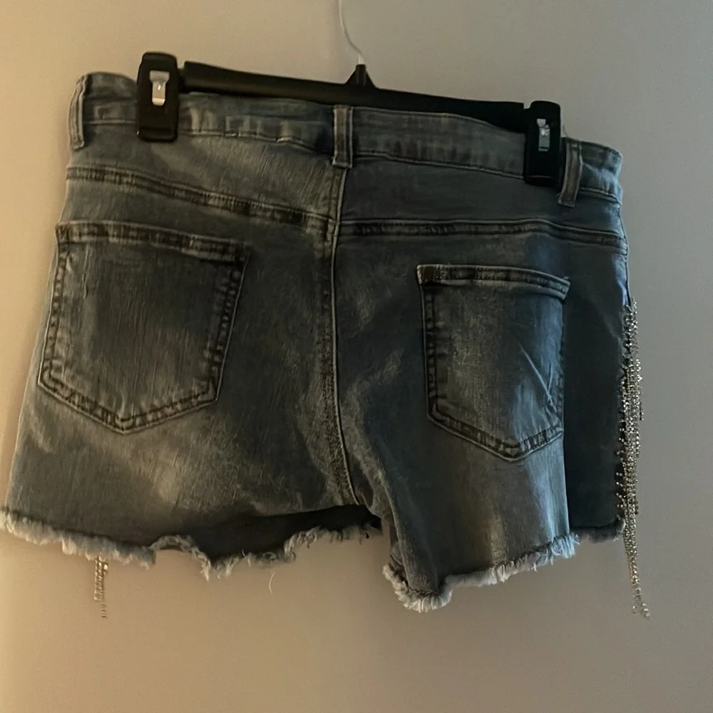Denim shorts with rhinestones NET size L - Picture 3 of 3